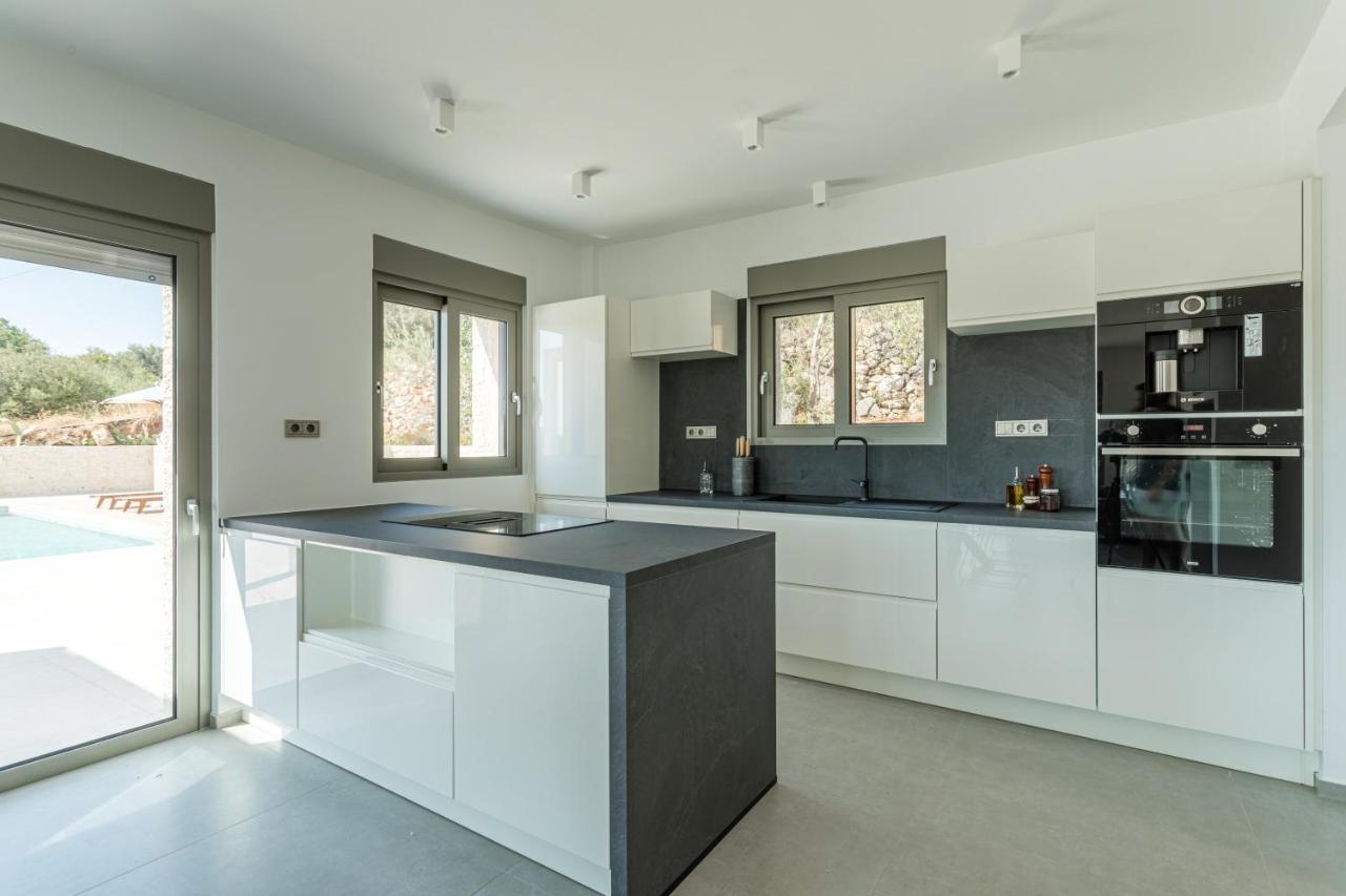 Manitennisvillas